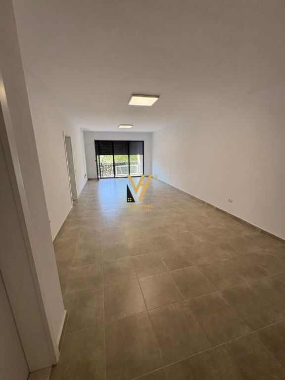 OFFICE 160 M2 FOR RENT AT DRY LAKE 150,000 LEKE