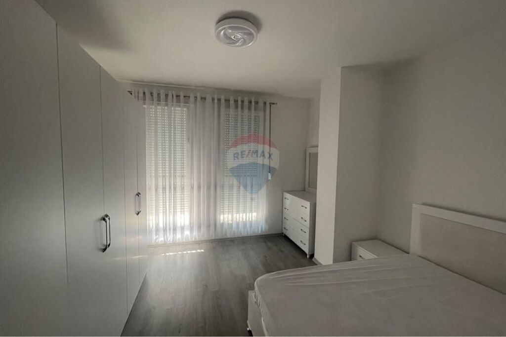 Jepet me qira apartament 1+1 tek Univers City