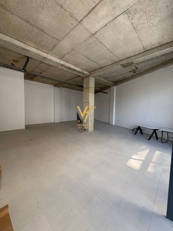 BUSINESS PREMISES 170 M2 FOR RENT AT DRY LAKE 200,000 LEKE