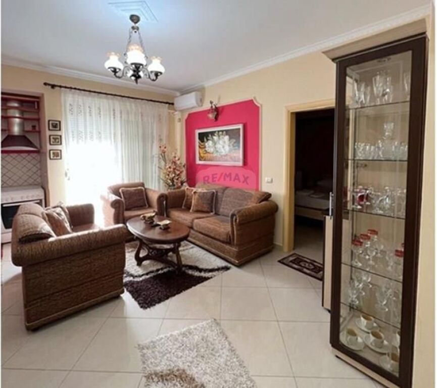 🌊 Apartament 1+1 me qera afatgjatë Lungomare, Vlorë