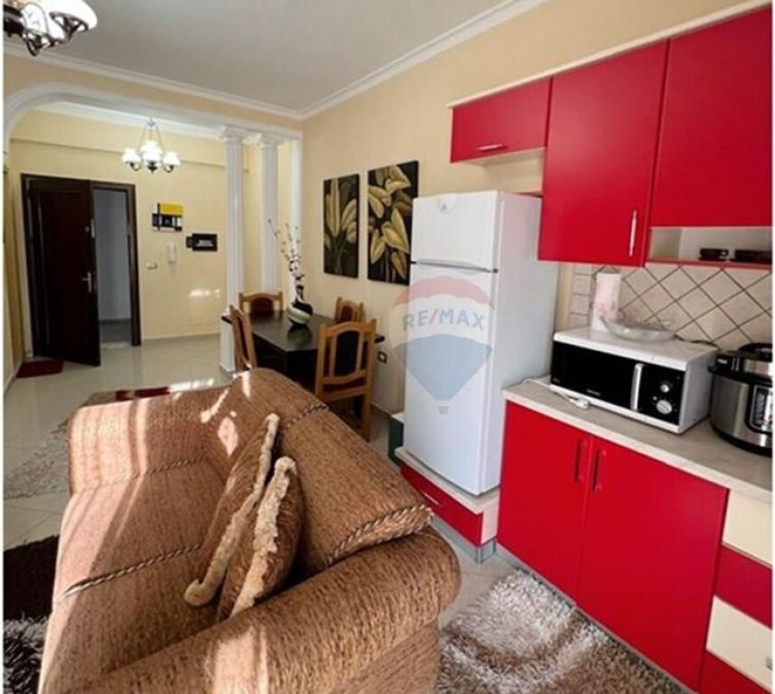 🌊 Apartament 1+1 me qera afatgjatë Lungomare, Vlorë