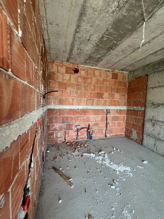 OCCASION APARTMENT FOR SALE 2+1+2 KLANIT PORCELAN AREA