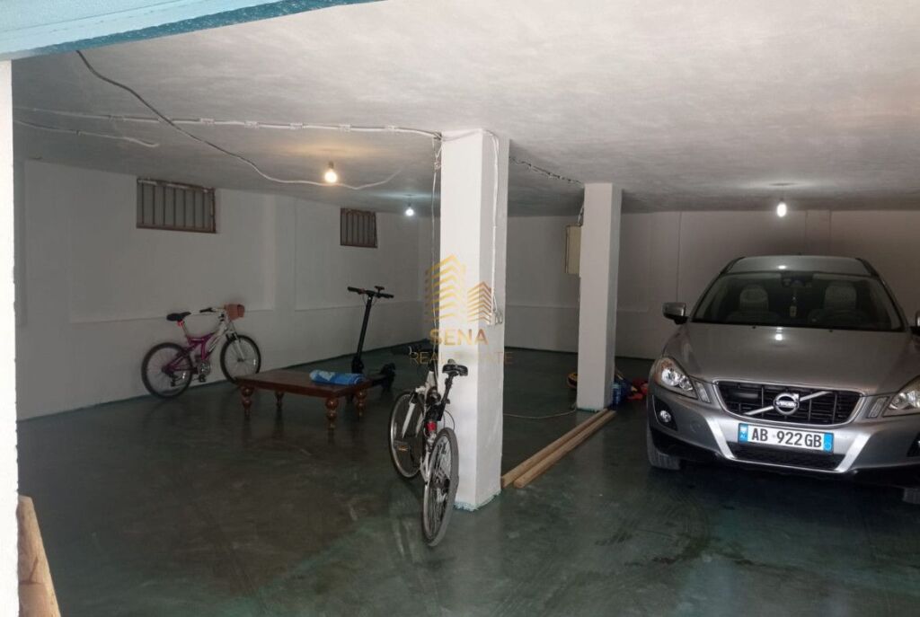 Rent, Warehouse 130m2, Porcelain, 50,000 Lek/Month