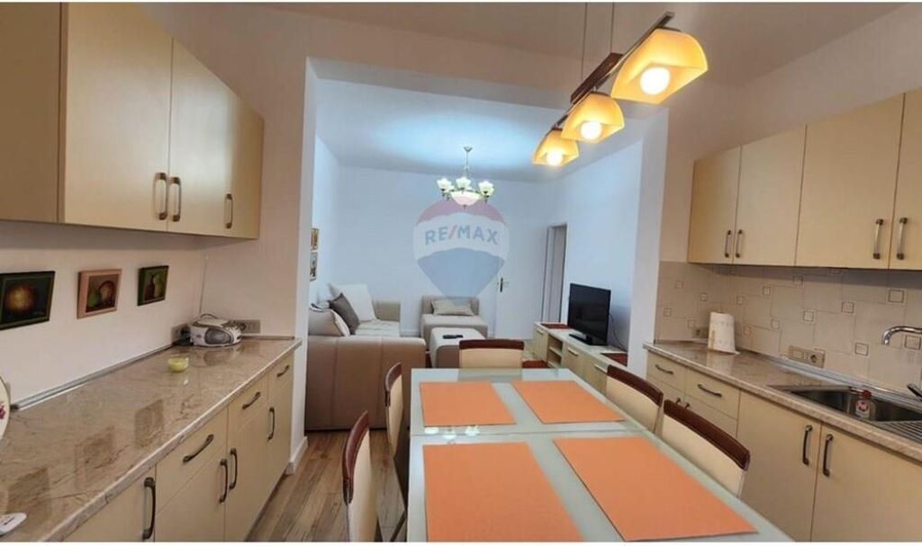 Apartament 2+1 me qera Rruga e Durresit