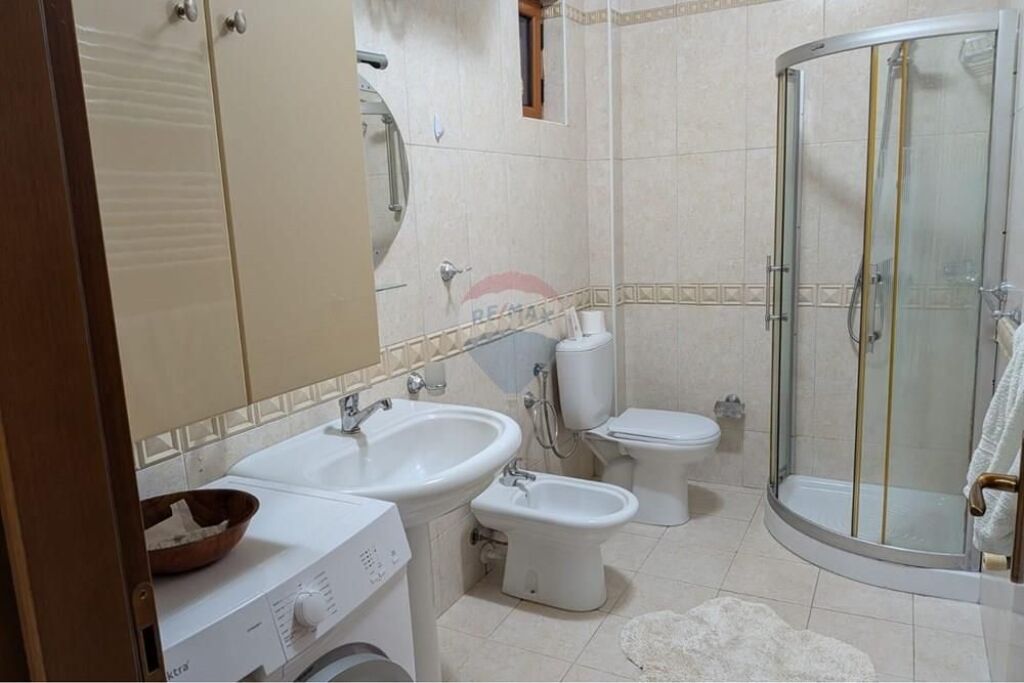 APARTAMENT 1+1 PER QIRA TEK BULEVARDI BARJAM CURRI