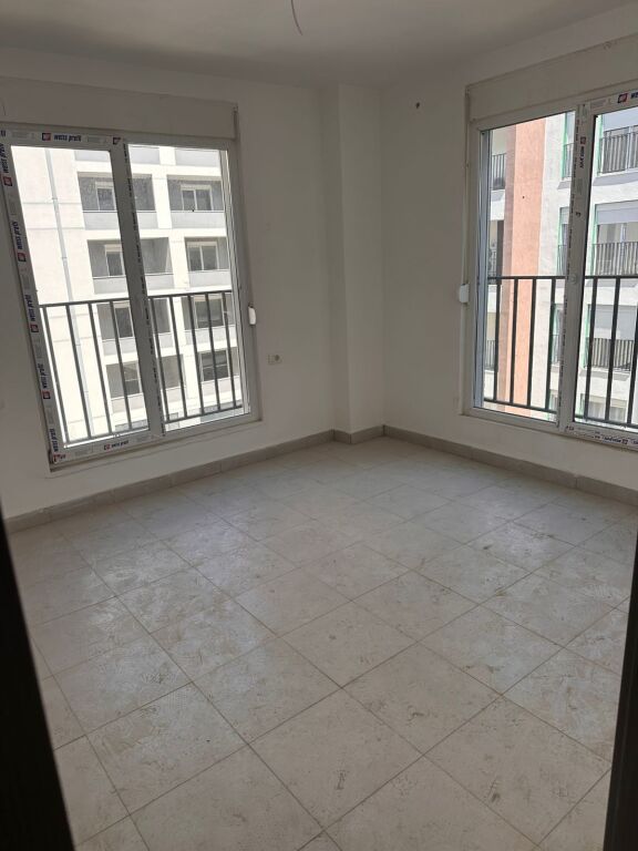Apartament me Qera zona 5 Maj 2+1+2