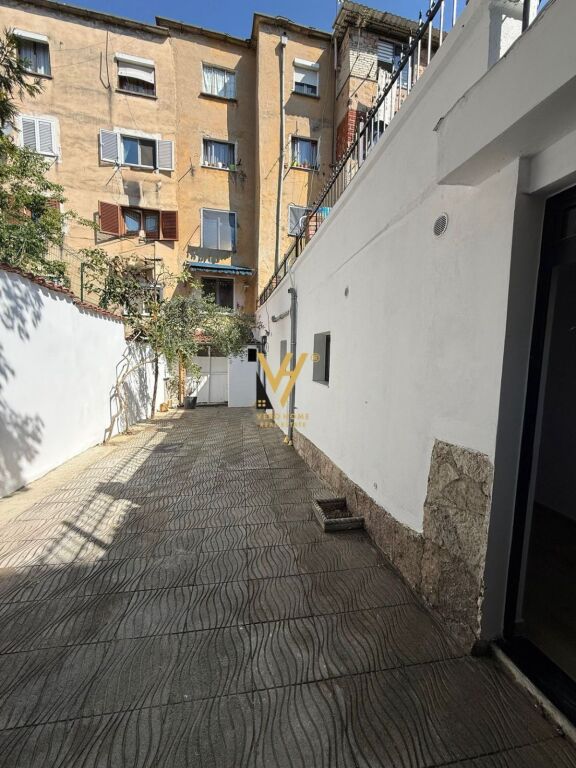 LOCALE COMMERCIALE DI 60 M2 IN AFFITTO AL MERCATO ELETTRICO 800 EURO