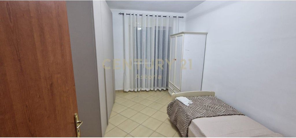 AFFITTASI APPARTAMENTO 2+1 VICINO AL RISTORANTE KAPITEN MIR ZOTI