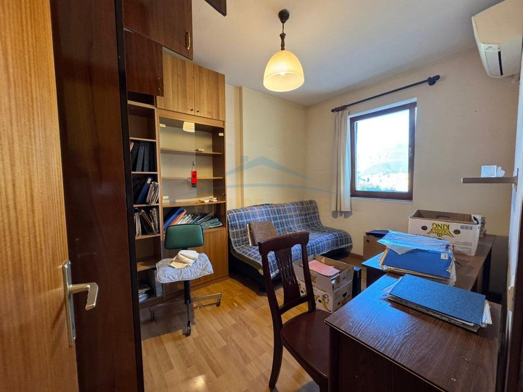 For sale, 2+1 Apartment, Barrikadave Street, Tirana.