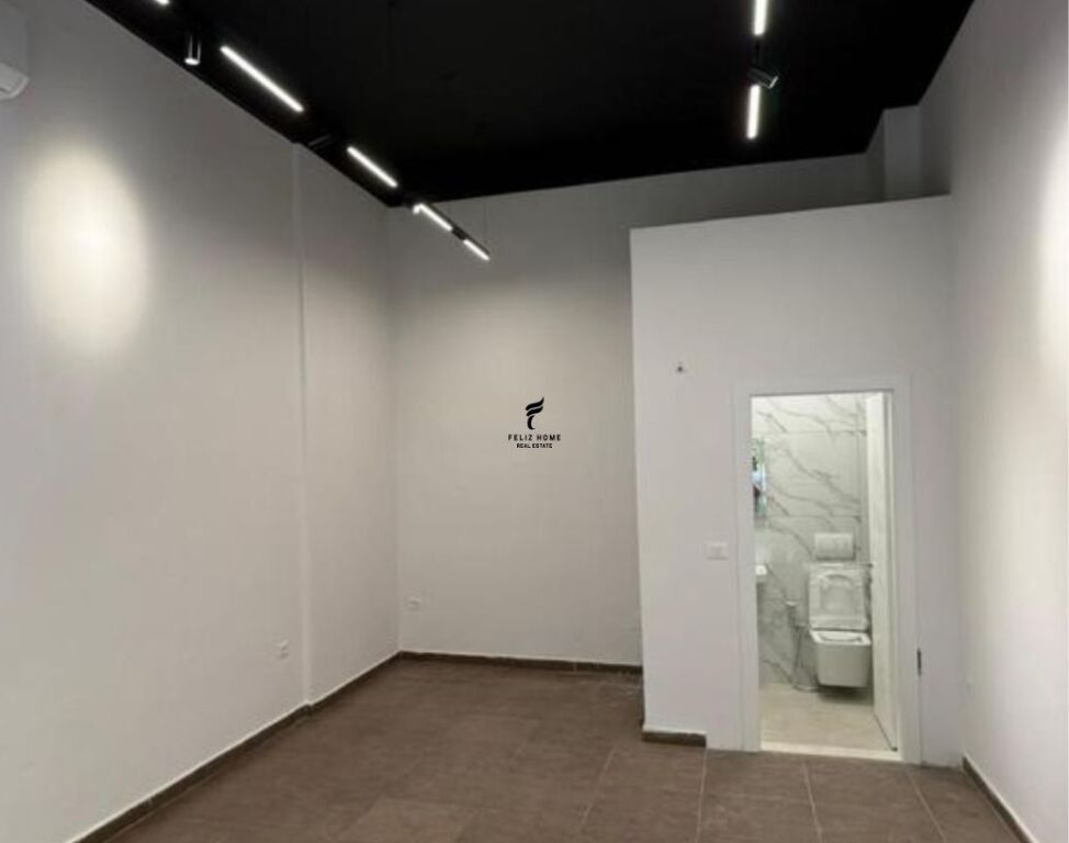 SHOP FOR RENT 44 M2 DURRESIT STREET 65,000 LEKE FH-71427
