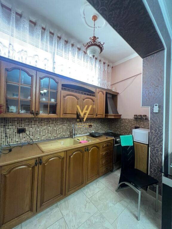 JEPET APARTAMENT 2+1+BLK ME QIRA TE STADIUMI DINAMO 60.000 LEKE