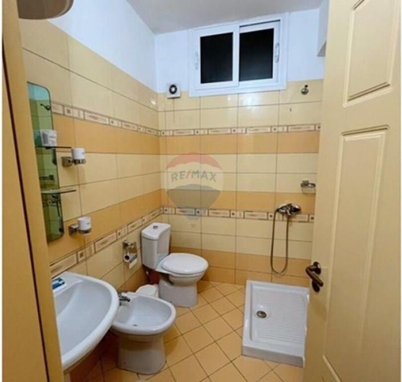 🌊 Apartament 1+1 me qera afatgjatë Lungomare, Vlorë