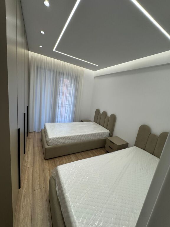 ✨ Jepet me qera 2+1 në📍 Astir (Urban Gate)🛋️ Sapo i mobiluar, gjithçka e re – gati për banim