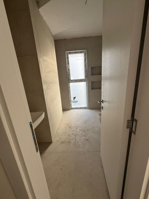 ZYRE ME QERA 100 M2 ASTIR 50.000 LEKE FH-71313