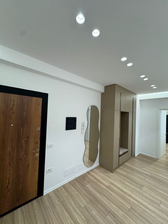 ✨ Jepet me qera 2+1 në📍 Astir (Urban Gate)🛋️ Sapo i mobiluar, gjithçka e re – gati për banim