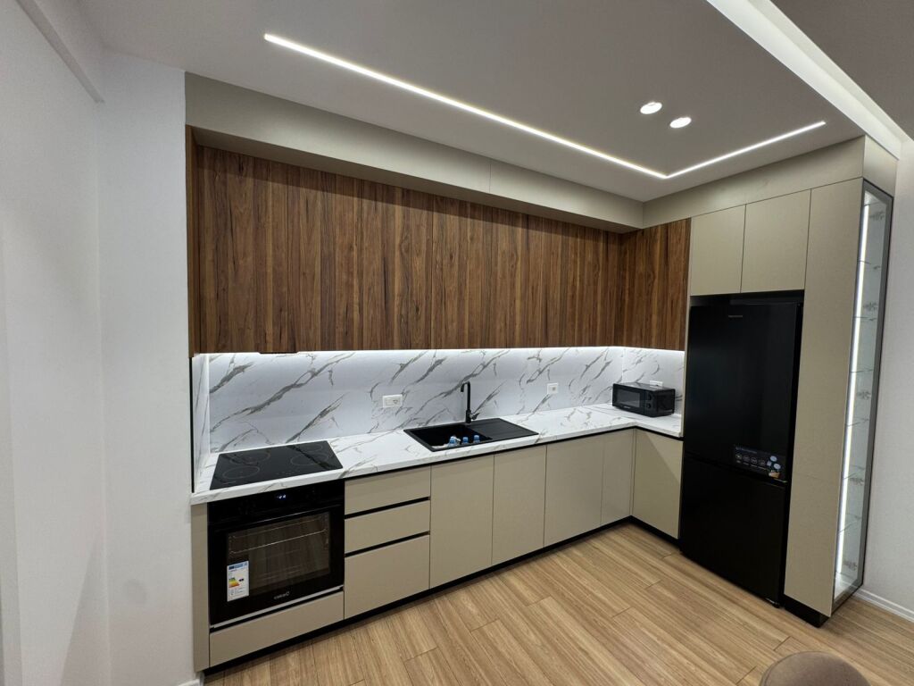 ✨ Jepet me qera 2+1 në📍 Astir (Urban Gate)🛋️ Sapo i mobiluar, gjithçka e re – gati për banim