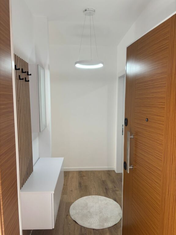 Jepet me qera apartament 2+1+2 në Porcelan! 800