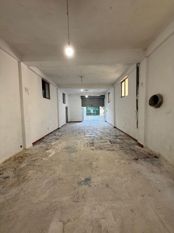 AMBIENTE DI DEPOSITO PRESSO L'EX CAMPO DI AVIAZIONE