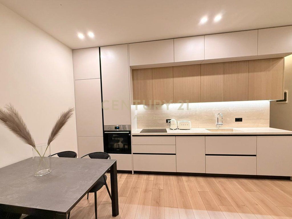 JEPET ME QIRA APARTAMENT 2+1 TE RRUGA E KOSOVAREVE!