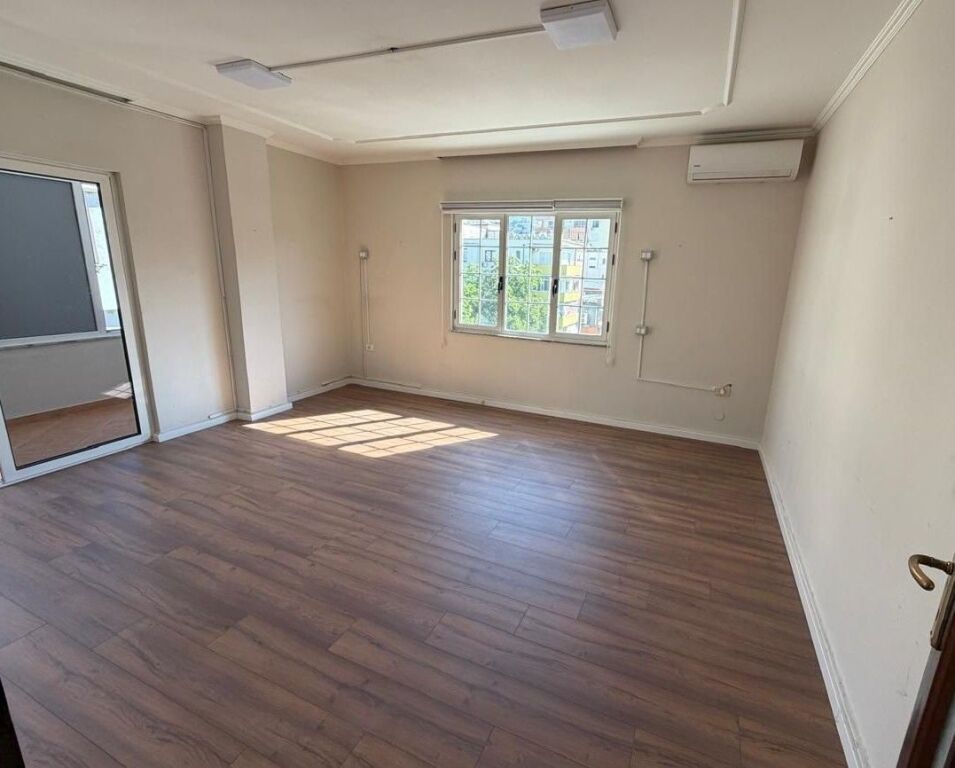 🏢Jepet me qera ambient i përshtatshëm për zyra/biznes te Sheshi Willson🔥