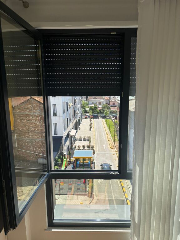 Jepet me qera apartament 2+1+2 në Porcelan! 800