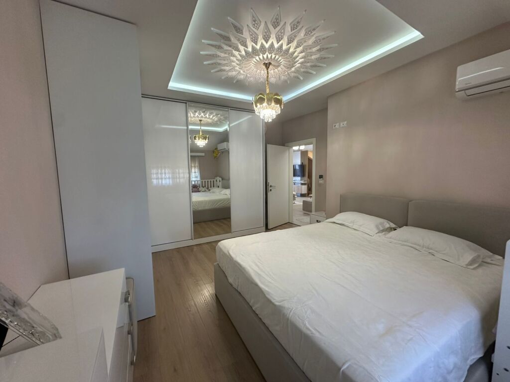 🏡 Appartamento Premium 2+1 con Veranda – Via Marie Logoreci, Tirana