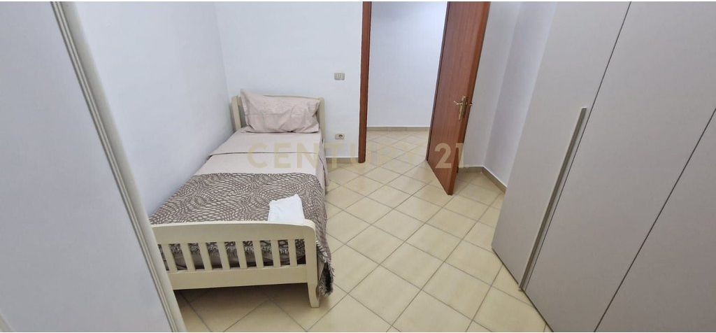 AFFITTASI APPARTAMENTO 2+1 VICINO AL RISTORANTE KAPITEN MIR ZOTI