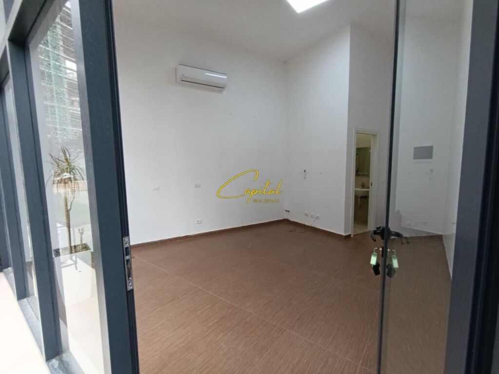 SHOP FOR RENT 26 M2 NEW BOULEVARD 32,000 LEKE