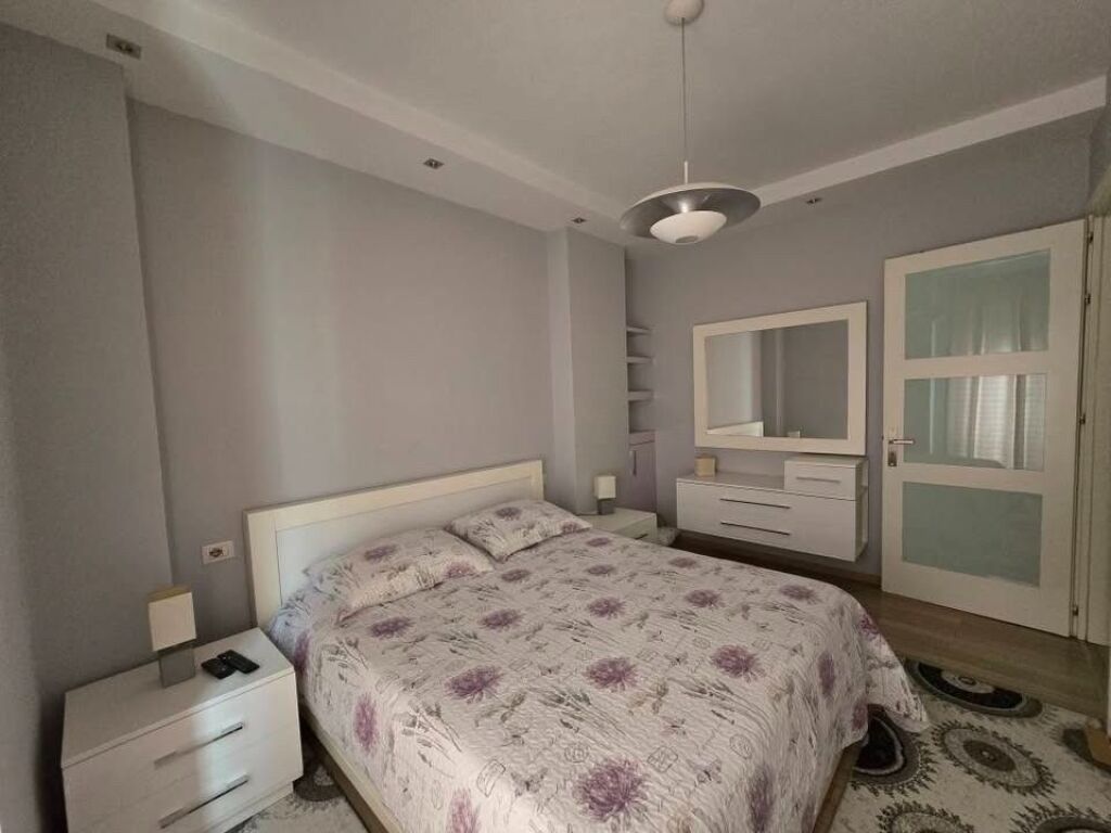 Appartamento 2+1 in affitto a Kontakti 21 Dhjetori!