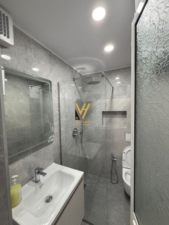 LOCALE COMMERCIALE DI 60 M2 IN AFFITTO AL MERCATO ELETTRICO 800 EURO