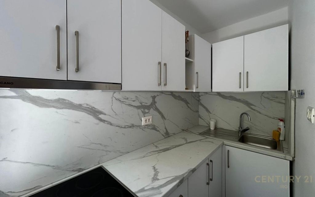 2+1 apartment for rent on Dibra street