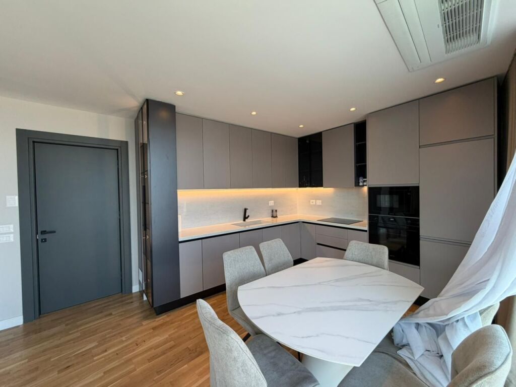 Apartment 3+1+Parking for rent at Lake View Residence.