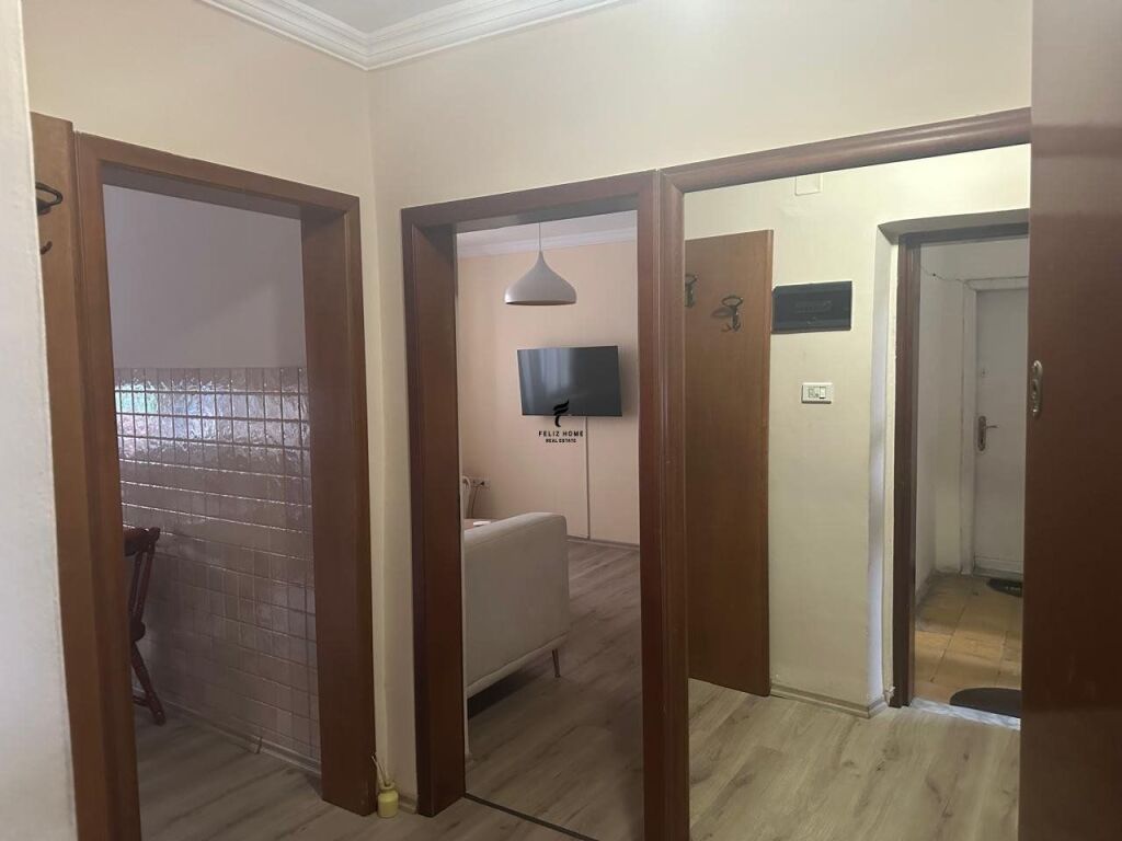 UFFICIO IN AFFITTO 96M2 PIAZZA WILLSON 100.000 LEKE FH-71281