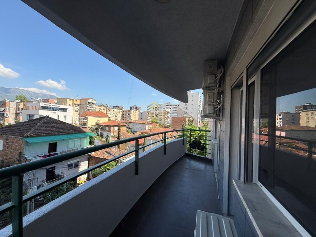 Rent, Business premises 3+1+2+2blk, Selvia, 1000 Euro/month