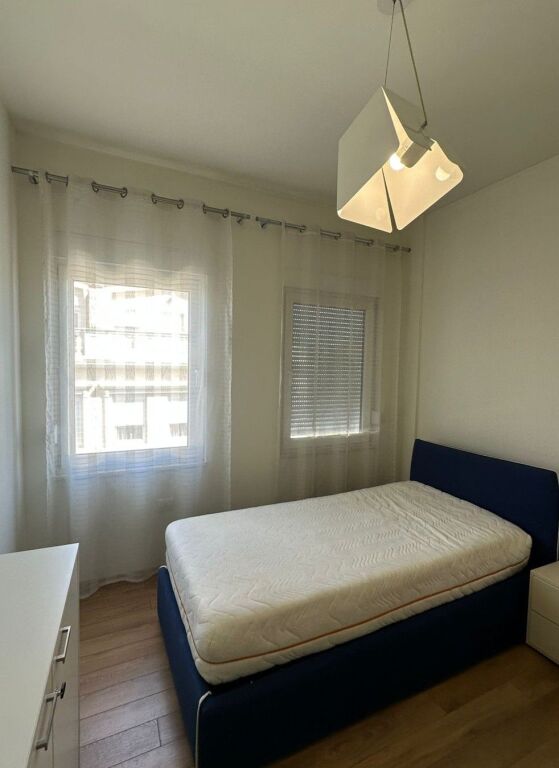 AFFITTASI VILLA SU 4 PIANI – White House, TEG