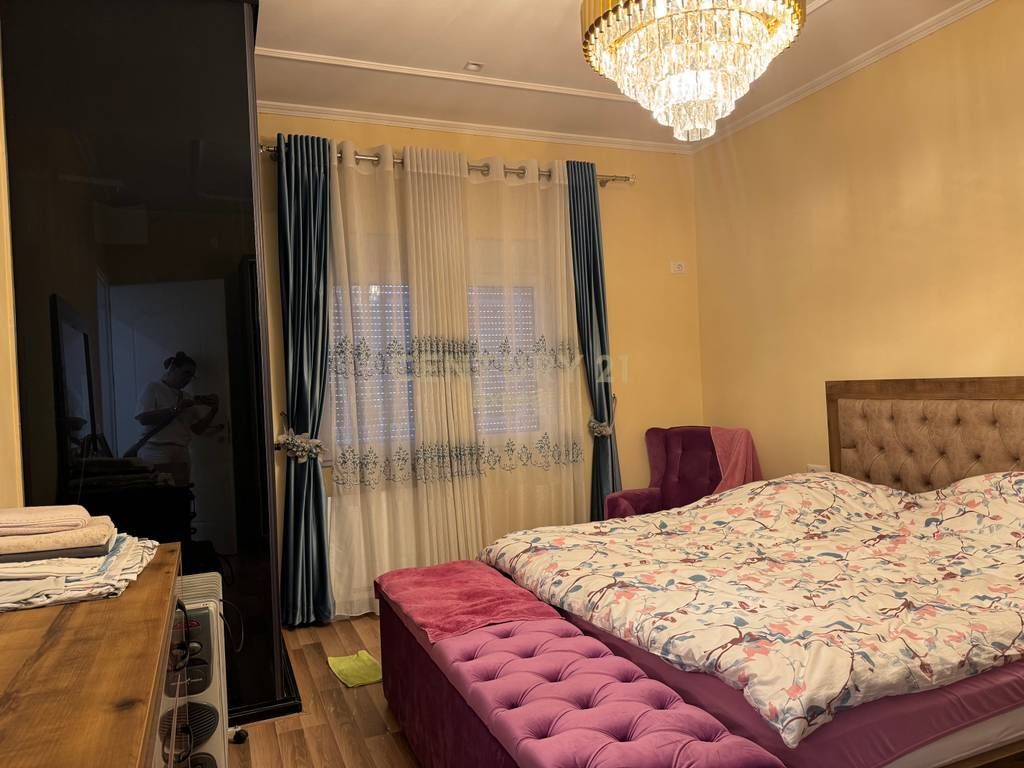 Vilë 4 katshe në shitje tek Kodra e Priftit