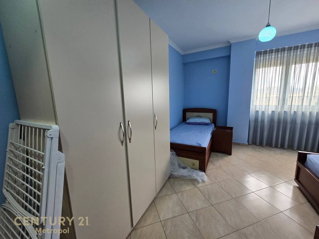 Affittiamo appartamento 2+1+2+garage in via Jordan Misja!