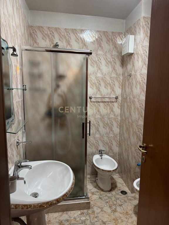 Apartament 1+1 Me Qira tek Sheshi Willson, Tirana e Re !