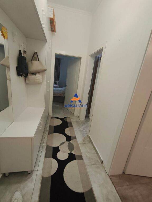 VENDESI APPARTAMENTO 2+1+BALCONE "VICINO AL RISTORANTE FRESKU" 128.000 LEKE