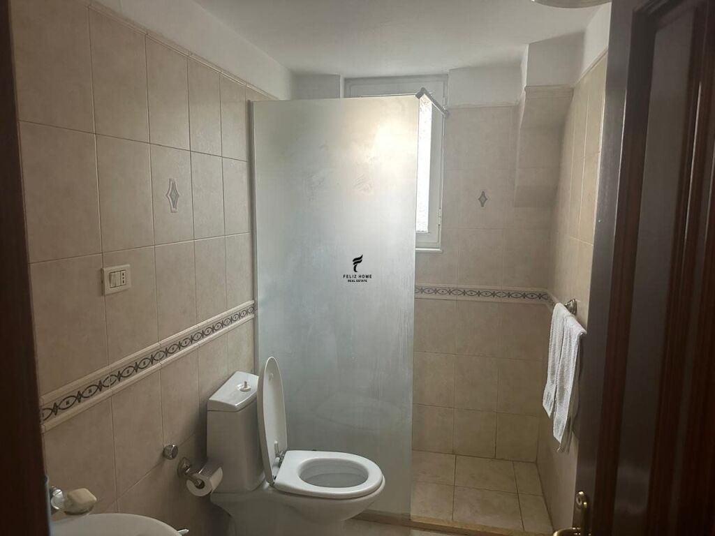 UFFICIO IN AFFITTO 96M2 PIAZZA WILLSON 100.000 LEKE FH-71281