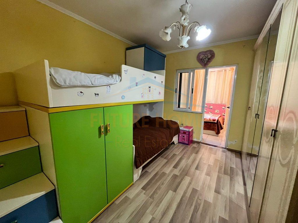 Shitet, Apartament 2+1, Shkolla "Qemal Mici", Durrës