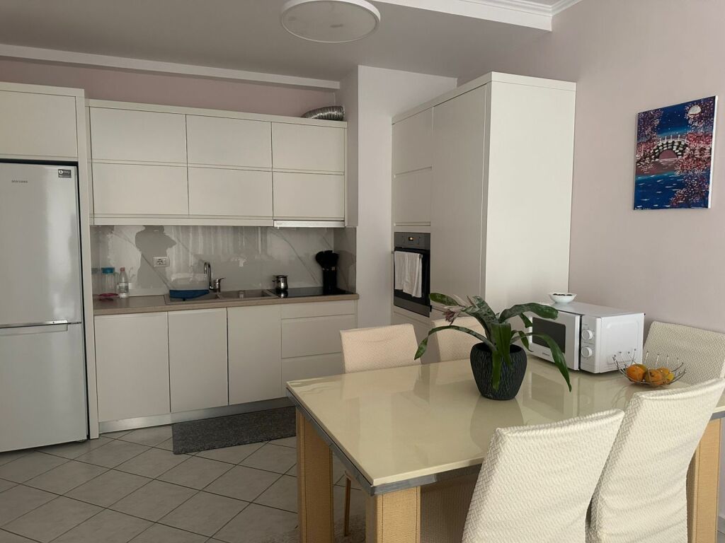 apartament me qera 1+1 450€ Astir