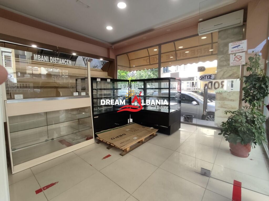 Shop Duplex for Sale together with Bakery Business in the Lapraka area (ID 4171628)