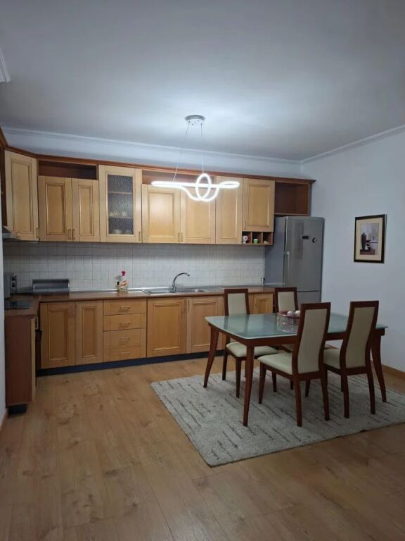 🏢 Appartamento 2+1 in affitto – Bllok, Via Nikolla Tupe