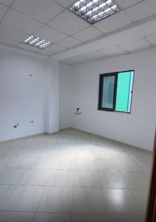 ZYRE ME QERA 132 M2 LAPRAKE 150.000 LEKE FH-71473