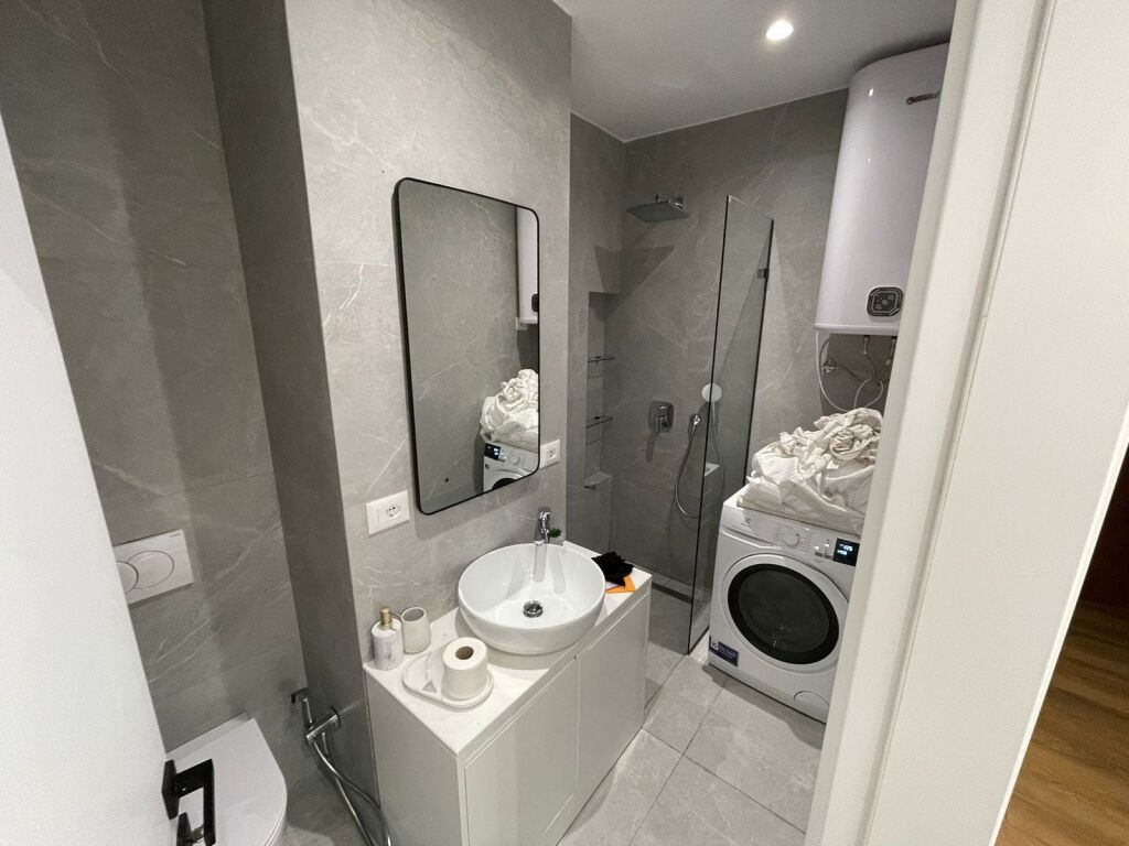 Appartamento in Affitto 2+1+Posto Auto Presso Lake View Residence (ID B2201873) Tirana