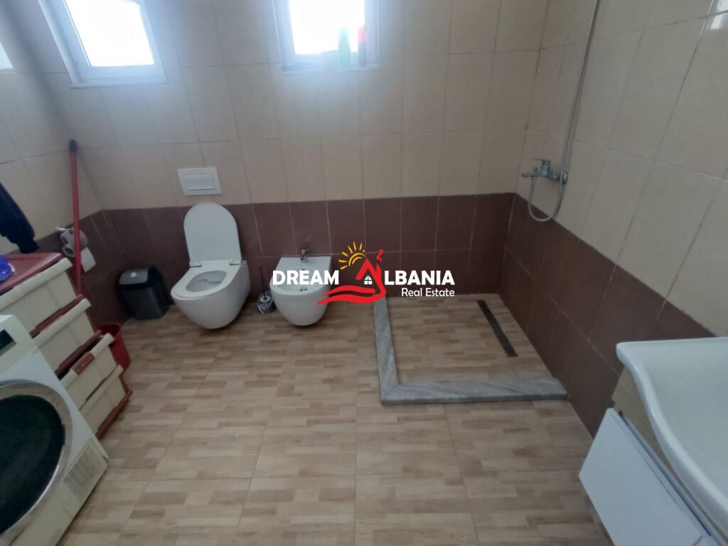 Shitet Vile 2-kateshe prane Liqenit te Thate, Tirane(ID 4151220)