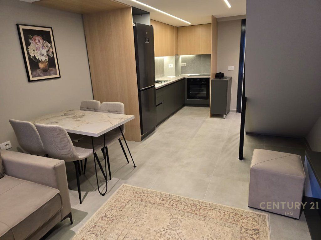 DUPLEX IN AFFITTO A "GOLDEN PARK TIRANA" 550 € /Mese Sup. Totale  63m2