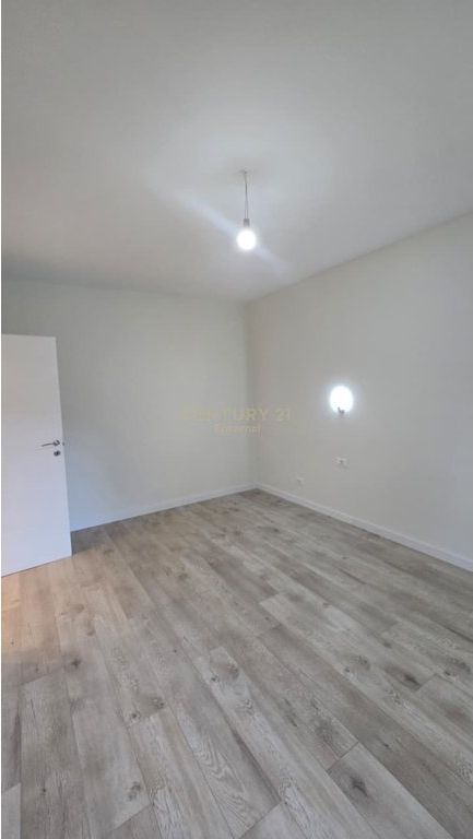 Appartamento / Ufficio 3+1+ cucina separata in Affitto in Centro