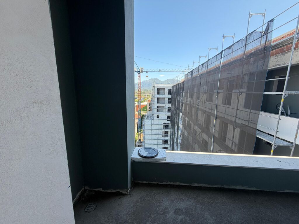Shitet Apartament 3+1+ballkon tek Rrethi Ullirit, Kamez